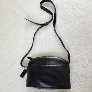 Vintage Coach 1996 ✨️ Women's Black Leather Crossbody Bag